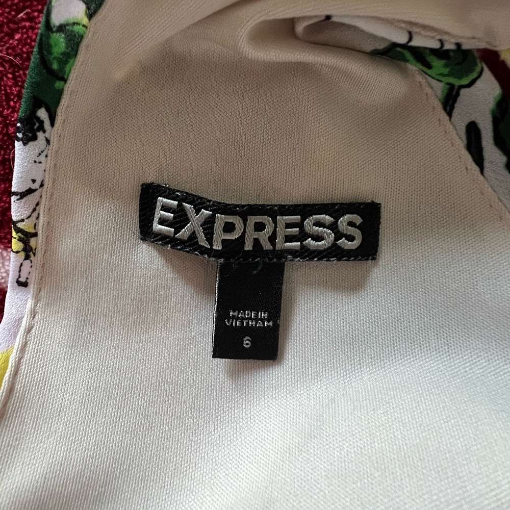 EUC Express Bright Floral Mini Dress - 6 - Picture 8 of 9